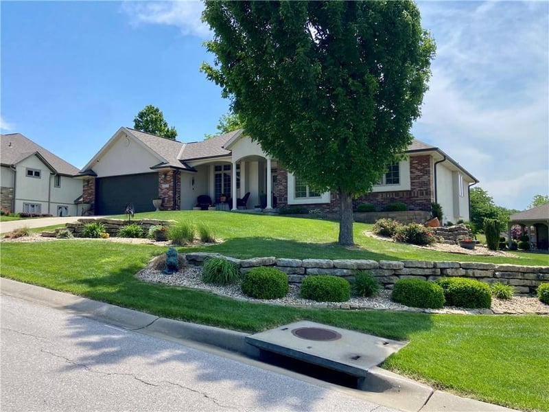 3805 Beatrice Dr, Independence, MO 64055