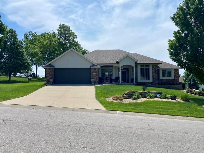 3805 Beatrice Dr, Independence, MO 64055