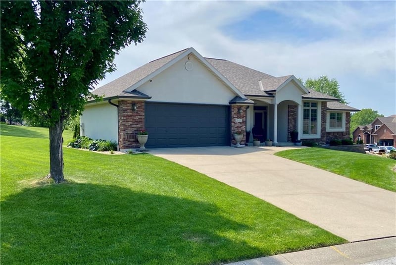3805 Beatrice Dr, Independence, MO 64055
