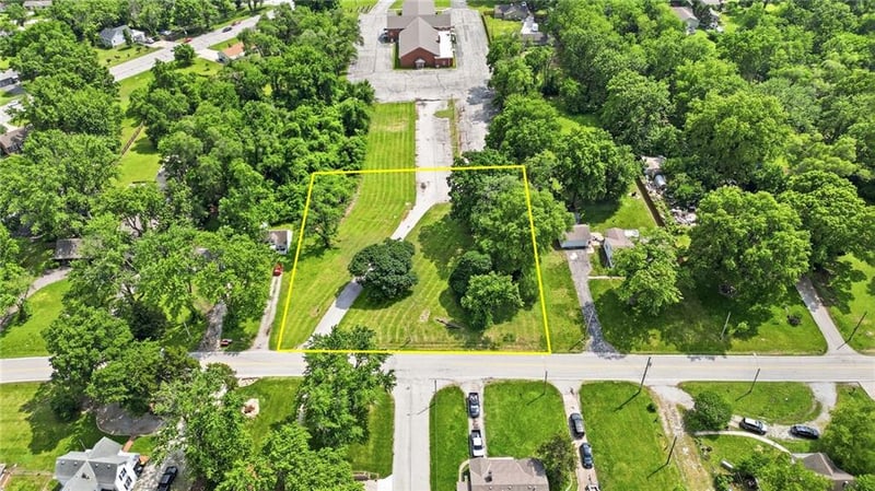 8421 E 79th St, Kansas City, MO 64138