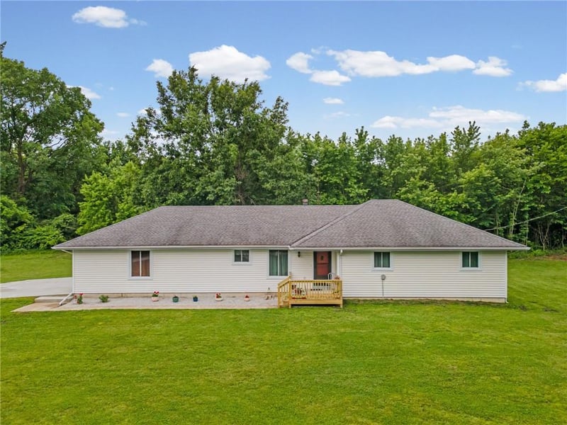 38465 112th St, Richmond, MO 64085