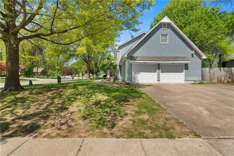12304 63rd Ter, Kansas City, MO 64133