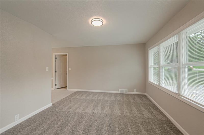 7003 112th St, Kansas City, MO 64134
