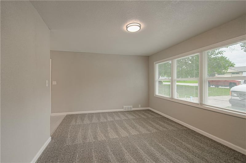 7003 112th St, Kansas City, MO 64134