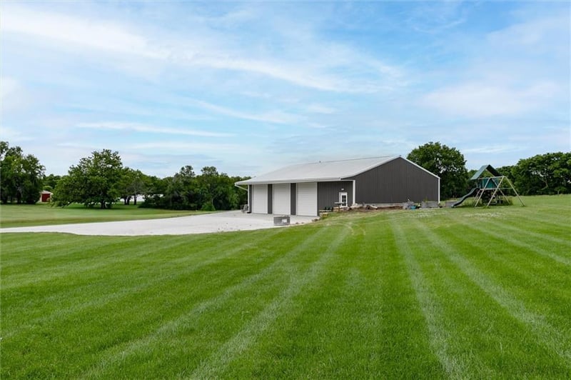 21385 Nall Ave, Bucyrus, KS 66013