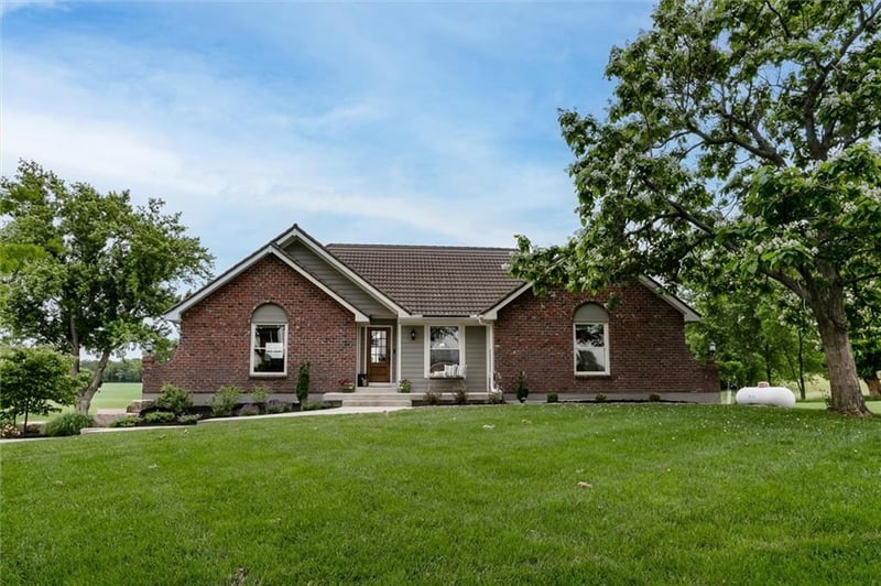 21385 Nall Ave, Bucyrus, KS 66013