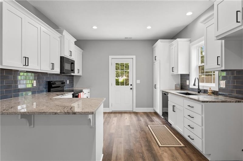214 Park St, Linwood, KS 66052