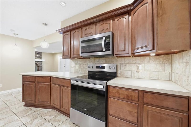 203 Murphy Dr, Raymore, MO 64083