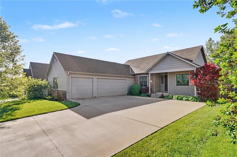 6205 Crystal Ln, Lawrence, KS 66049
