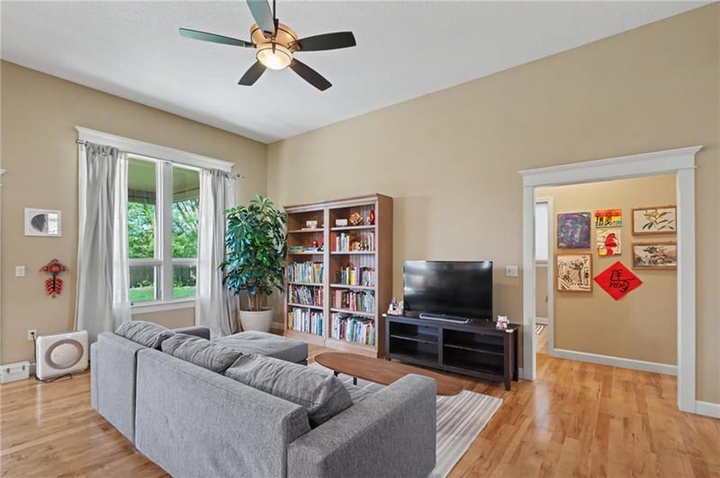 6205 Crystal Ln, Lawrence, KS 66049