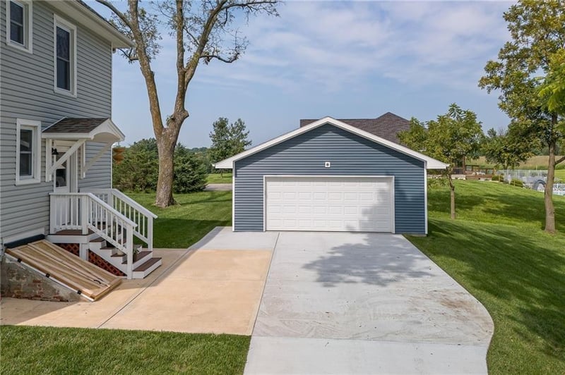 5201 Cook Rd, St Joseph, MO 64505