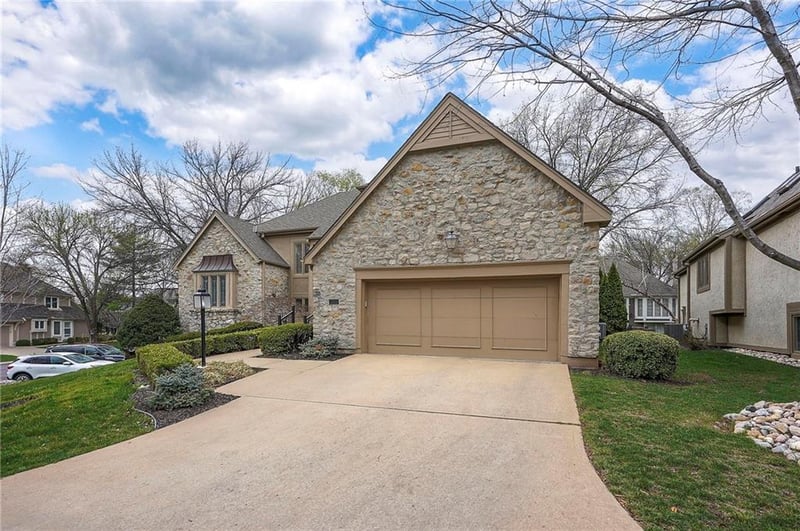 4516 125th St, Leawood, KS 66209