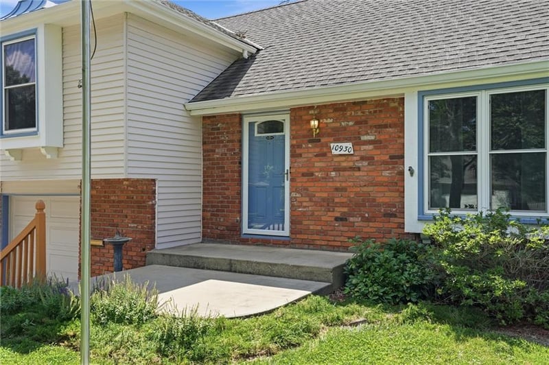10930 Lydia Ave, Kansas City, MO 64131