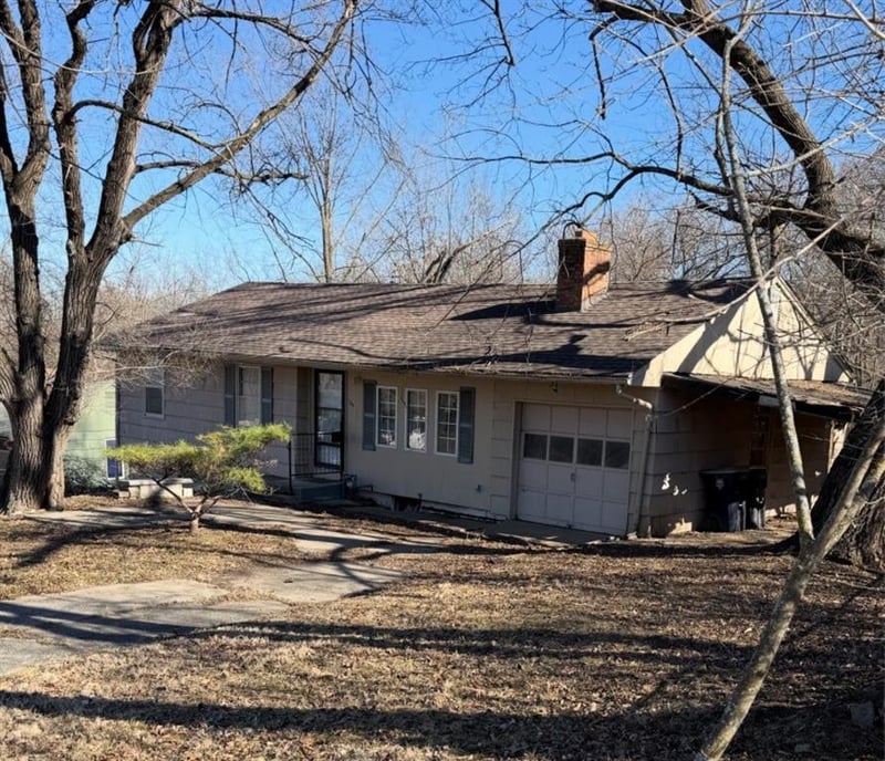105 96th St, Kansas City, MO 64114