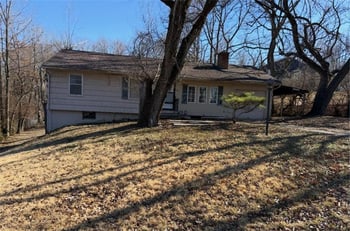 105 E 96th St, Kansas City, MO 64114