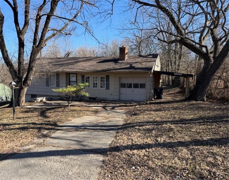 105 96th St, Kansas City, MO 64114