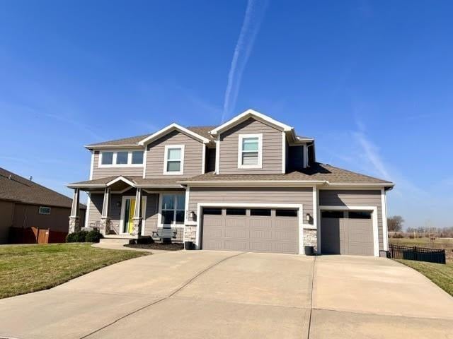 6416 142nd St, Basehor, KS 66007