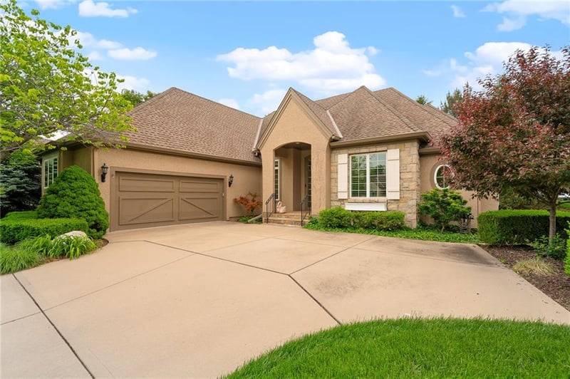 5405 141 Ter, Leawood, KS 66224