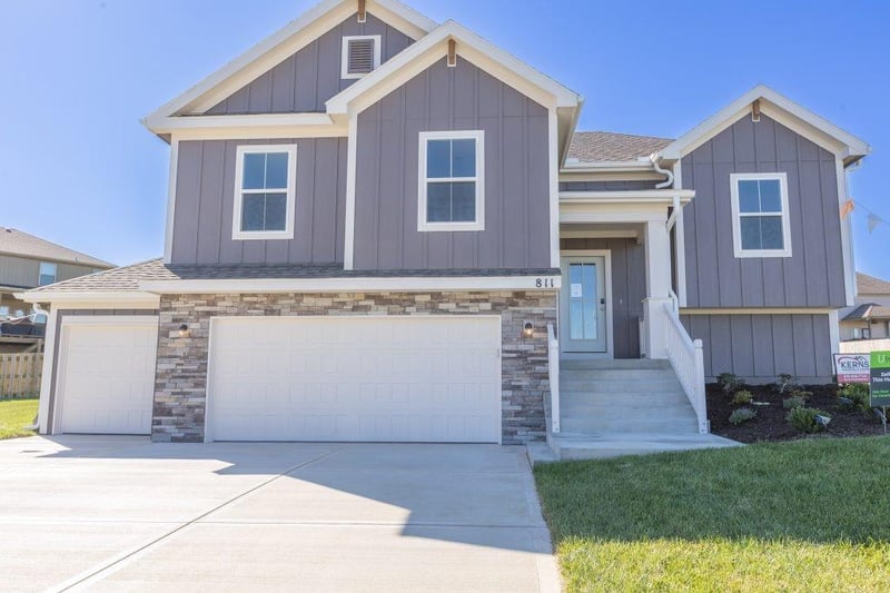 920 95 St, Kansas City, MO 64155