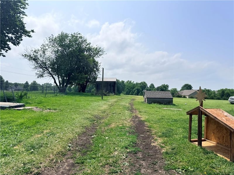 16620 Evans Rd, Basehor, KS 66007