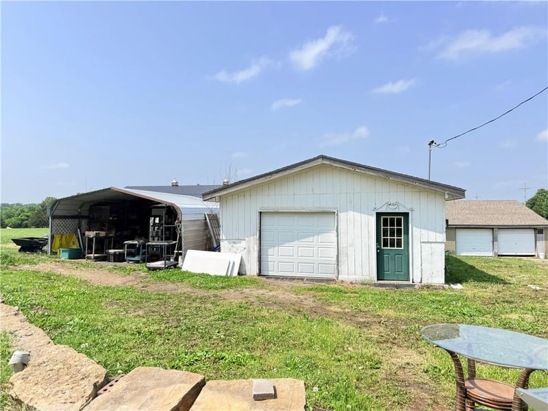 16620 Evans Rd, Basehor, KS 66007