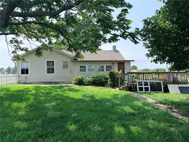 16620 Evans Rd, Basehor, KS 66007