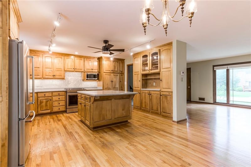 7239 Lowell Dr, Overland Park, KS 66204