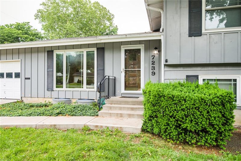 7239 Lowell Dr, Overland Park, KS 66204
