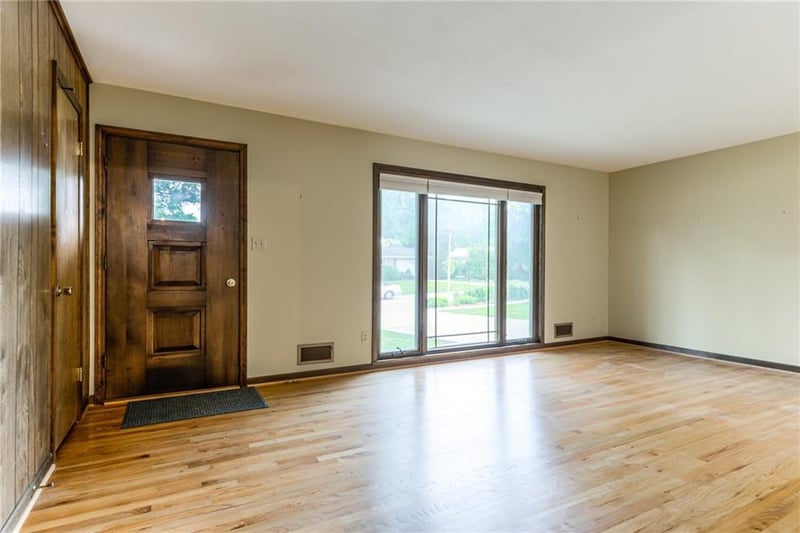 7239 Lowell Dr, Overland Park, KS 66204