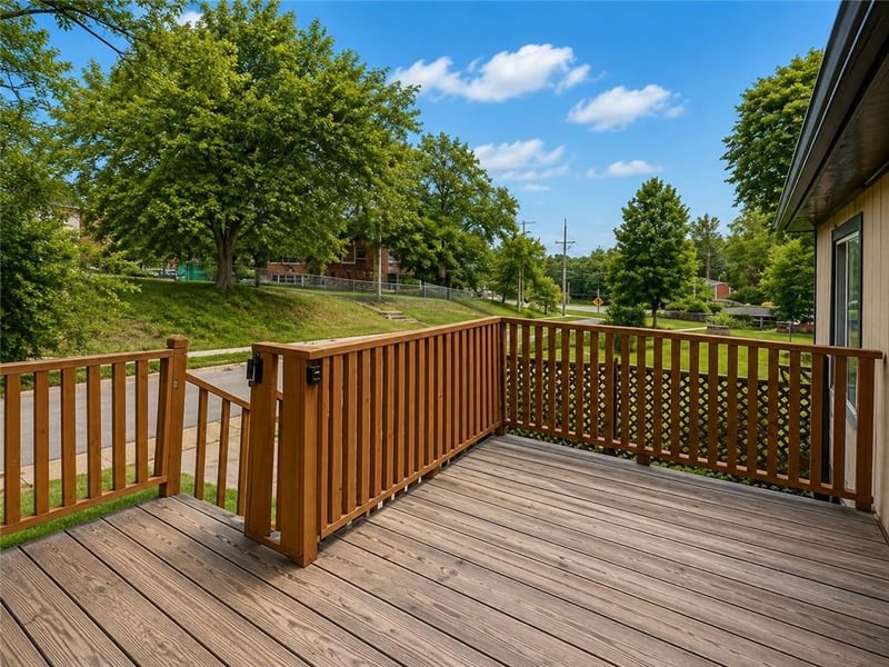 6120 Elmwood Ave, Kansas City, MO 64130