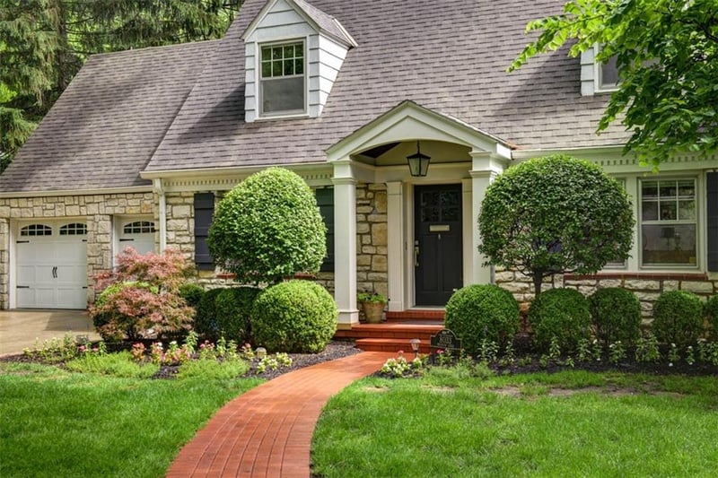8033 Meadow Ln, Leawood, KS 66206