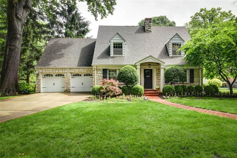 8033 Meadow Ln, Leawood, KS 66206