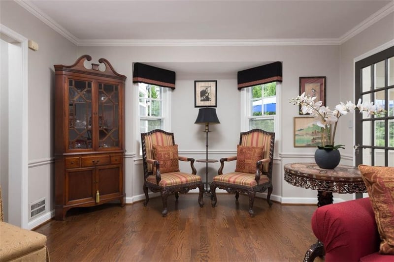 8033 Meadow Ln, Leawood, KS 66206