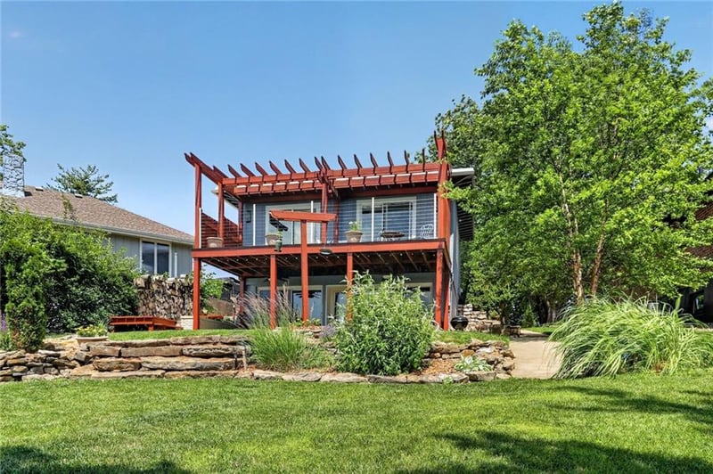 113 North Shore Dr, Lake Waukomis, MO 64151
