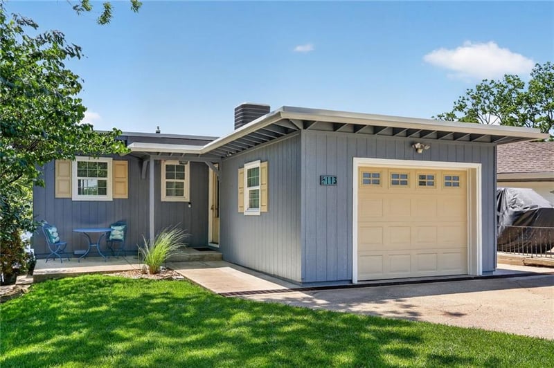 113 North Shore Dr, Lake Waukomis, MO 64151