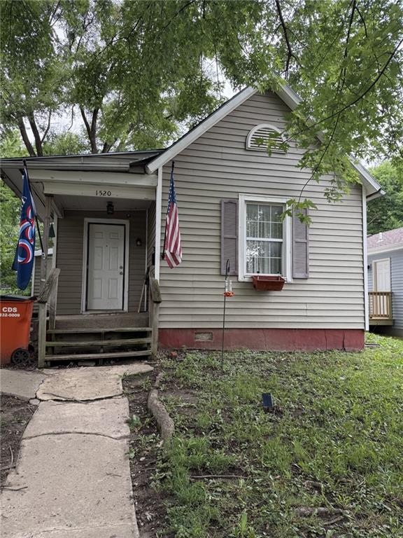 1520 Dewey Ave, St Joseph, MO 64505