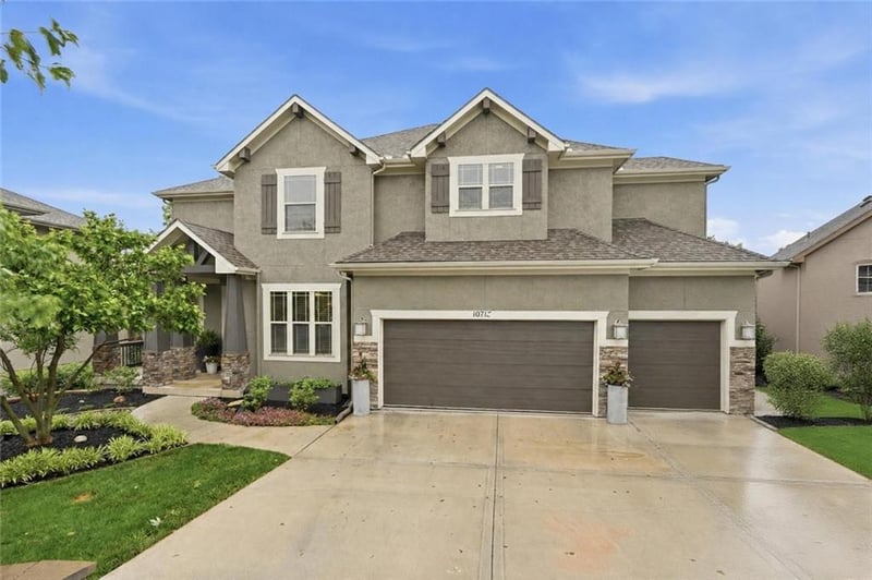 10715 Appleridge Ln, Olathe, KS 66061