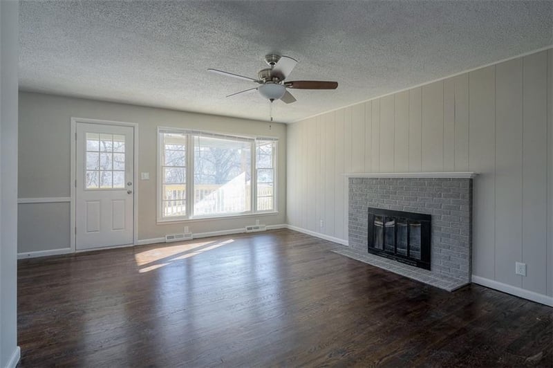 7857 James A Reed Rd, Kansas City, MO 64138