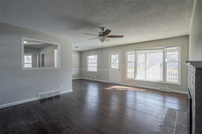 7857 James A Reed Rd, Kansas City, MO 64138