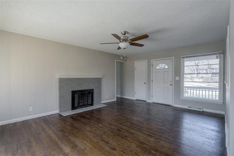 7857 James A Reed Rd, Kansas City, MO 64138