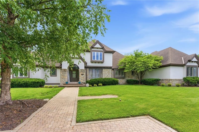 219 Brookside Dr, Paola, KS 66071