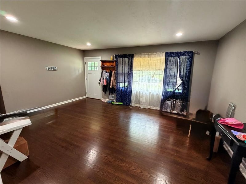8850 53rd Ter, Raytown, MO 64133