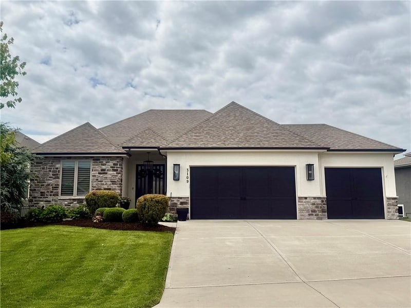 3109 156th St, Overland Park, KS 66224