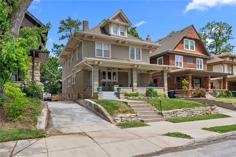 3641 Central St, Kansas City, MO 64111