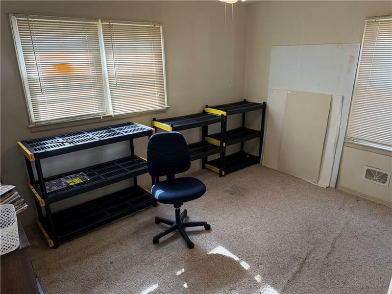 8704 80th Ter, Raytown, MO 64138