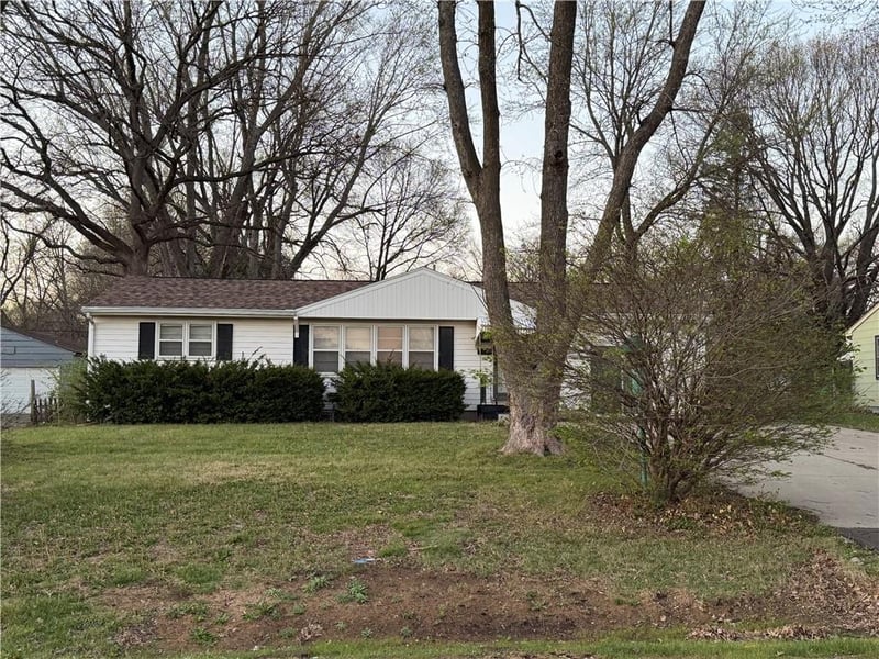 8704 80th Ter, Raytown, MO 64138