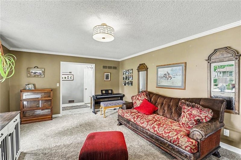 2103 Continental Ave, Harrisonville, MO 64701