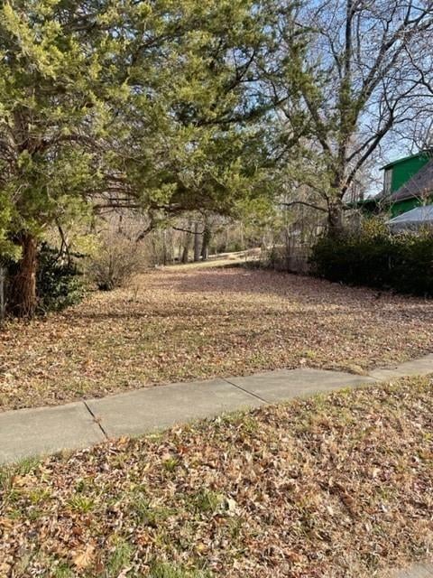 107 Crysler Ave, Independence, MO 64050