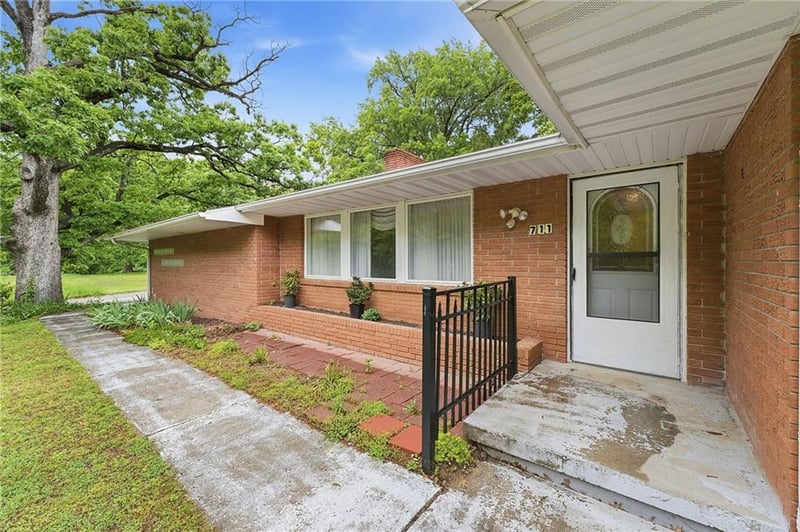 711 Montgomery St, Clinton, MO 64735