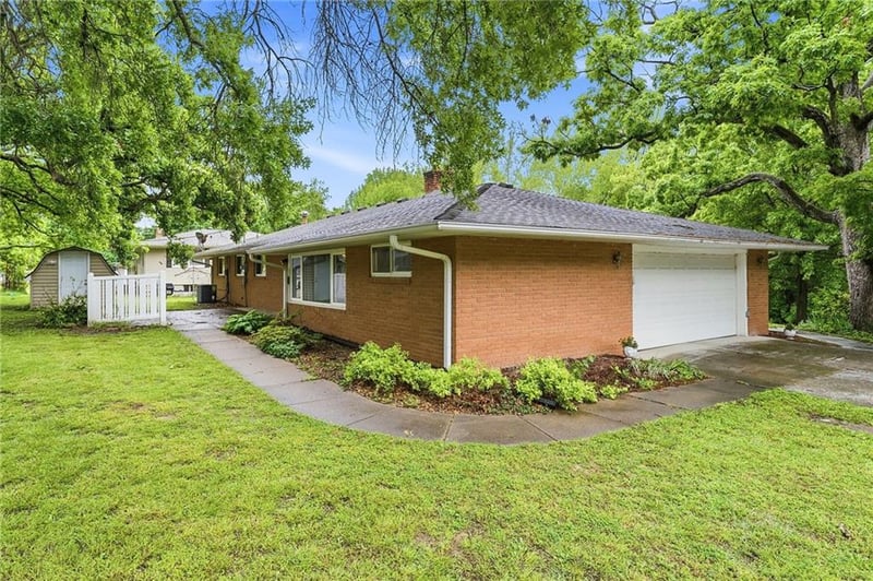 711 Montgomery St, Clinton, MO 64735